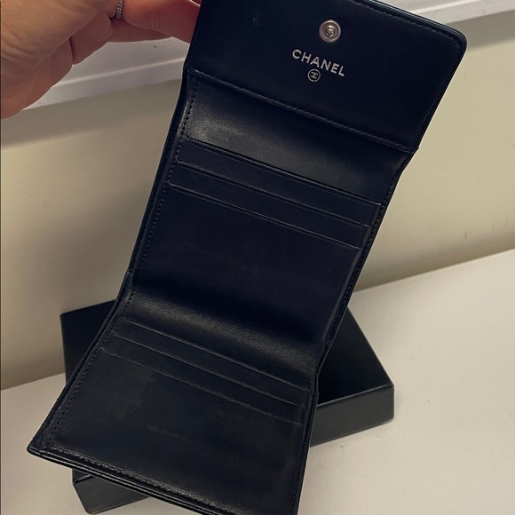 Authentic CHANEL Camellia Black Lambskin Double-hook Wallet - Picture 7 of 16